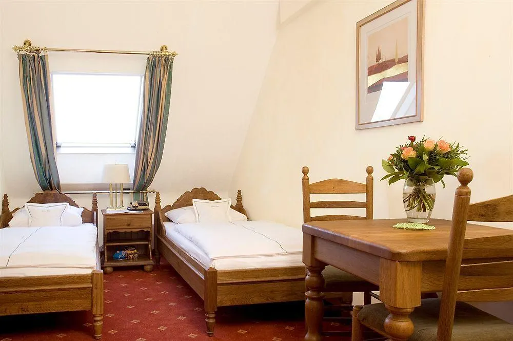 Airport Fashion Hotel Ντίσελντορφ 3*,